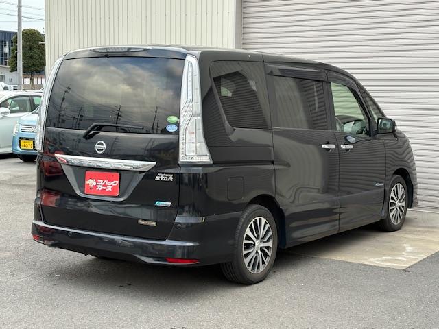 営業時間は１０時〜１９時まで営業！水曜定休（祝日の場合は翌日振替定休）になります。