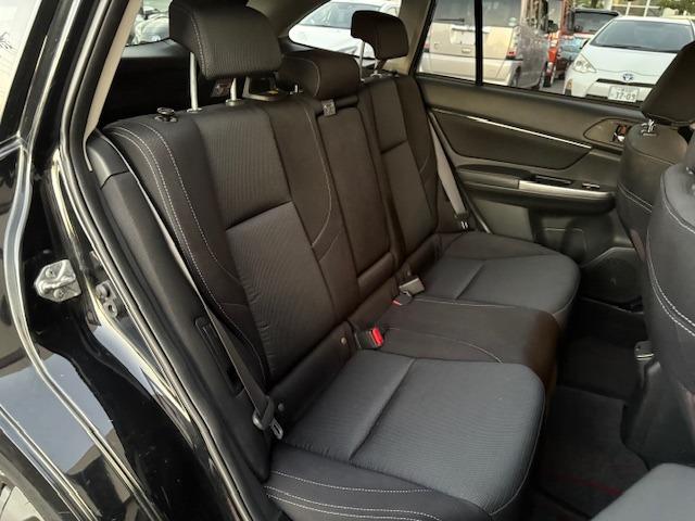 【車内清掃】お客様に気持ちよく見て頂けるよう展示車両は常に綺麗に仕上げております！