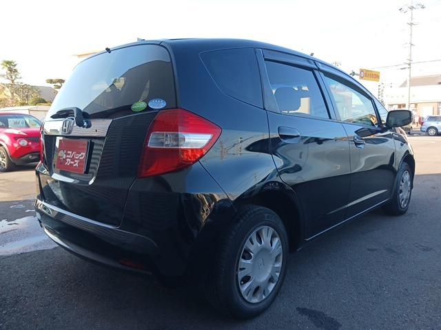 フィット G・10thアニバーサリー /禁煙/バックカメラ/ETC/スマートキー/イモビライザー8電動格納ミラー/ウインカーミラー/プライバシーガラス/ダブルエアバック(27枚目)