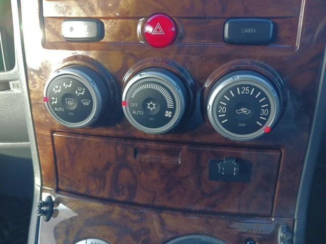 デリカD:5 シャモニー 4WD/両側電動スライド/ナビTV/フリップモニタ/バックカメラ/HID/ETC/前席シートヒータ/前席電動シート/クルーズコントロール/(20枚目)