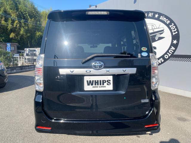 ヴォクシー ＺＳ　煌ＩＩ　ＡＬＰＩＮＥナビ・後部モニター　フルセグ　バックカメラ　ＥＴＣ　スマートキー　プッシュスタート　社外アルミホイール　フロントフォグ　両電動スライド　ウォークスルー　ＭＴモード付　ラジオ／ＣＤ／ＤＶＤ（19枚目）