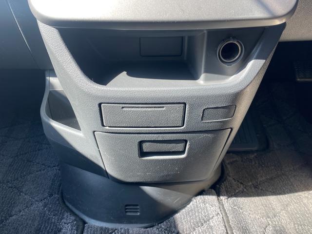 ヴォクシー ＺＳ　煌ＩＩ　ＡＬＰＩＮＥナビ・後部モニター　フルセグ　バックカメラ　ＥＴＣ　スマートキー　プッシュスタート　社外アルミホイール　フロントフォグ　両電動スライド　ウォークスルー　ＭＴモード付　ラジオ／ＣＤ／ＤＶＤ（33枚目）