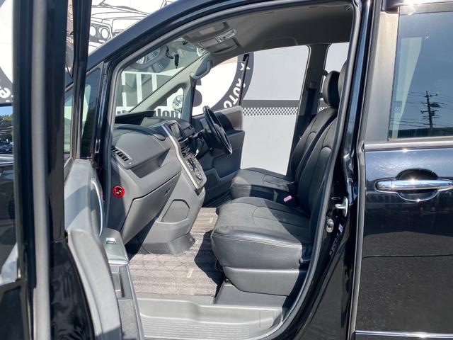 ヴォクシー ＺＳ　煌ＩＩ　ＡＬＰＩＮＥナビ・後部モニター　フルセグ　バックカメラ　ＥＴＣ　スマートキー　プッシュスタート　社外アルミホイール　フロントフォグ　両電動スライド　ウォークスルー　ＭＴモード付　ラジオ／ＣＤ／ＤＶＤ（46枚目）