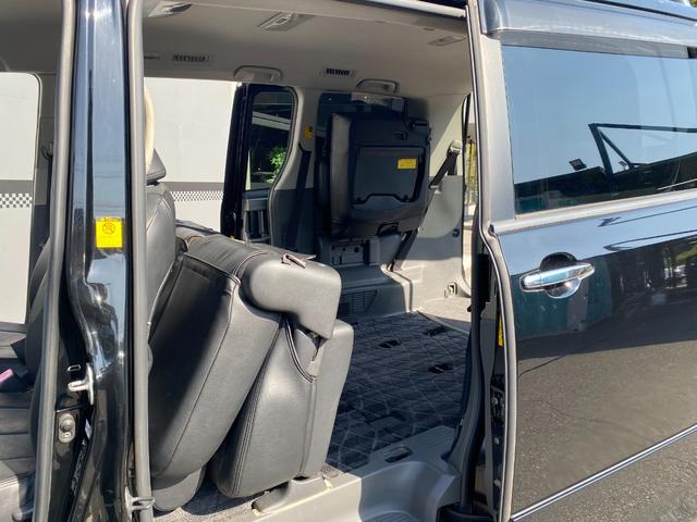 ヴォクシー ＺＳ　煌ＩＩ　ＡＬＰＩＮＥナビ・後部モニター　フルセグ　バックカメラ　ＥＴＣ　スマートキー　プッシュスタート　社外アルミホイール　フロントフォグ　両電動スライド　ウォークスルー　ＭＴモード付　ラジオ／ＣＤ／ＤＶＤ（56枚目）