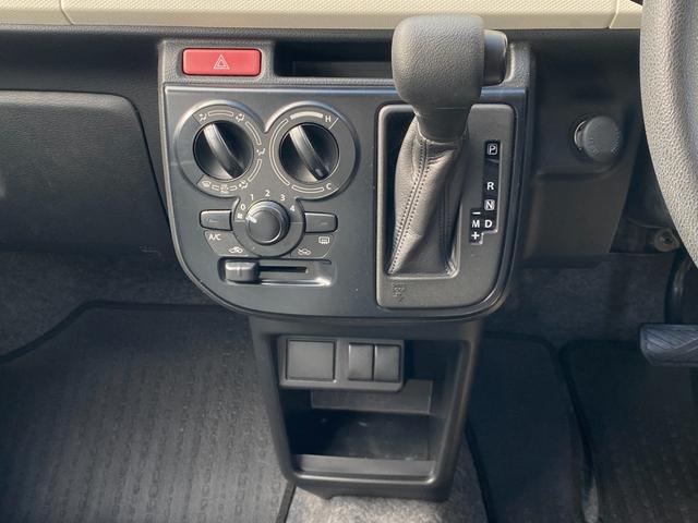 アルト F キーレス ラジオ/CD/AUX再生 盗難防止装置 MTモード付き ABS 横滑り防止装置 運転席・助手席エアバッグ 前席パワーウィンドウ ヘッドライトレベライザー(24枚目)