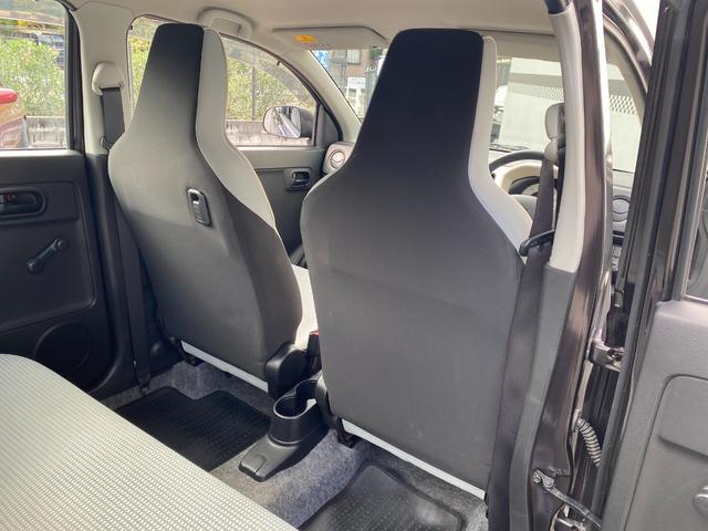 アルト F キーレス ラジオ/CD/AUX再生 盗難防止装置 MTモード付き ABS 横滑り防止装置 運転席・助手席エアバッグ 前席パワーウィンドウ ヘッドライトレベライザー(30枚目)