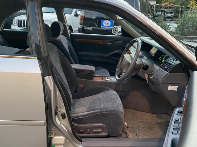 オートサロンウィップスです！軽自動車から輸入車までお値打ちな車を幅広く取り揃えております！