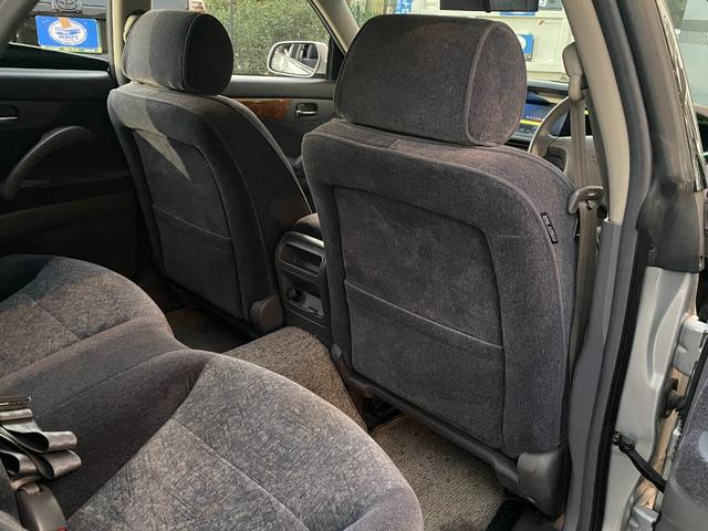 ヘッドライトのくすみにお困りではありませんか？弊社では持込車両のヘッドライト磨き、コーティングも致しております！