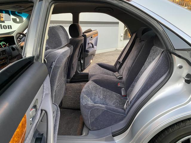 ヘッドライトのくすみにお困りではありませんか？弊社では持込車両のヘッドライト磨き、コーティングも致しております！