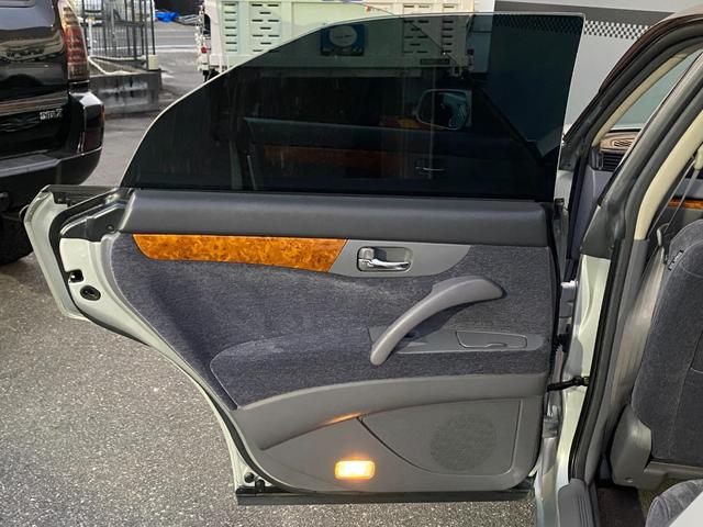 オートサロンウィップスです！軽自動車から輸入車までお値打ちな車を幅広く取り揃えております！