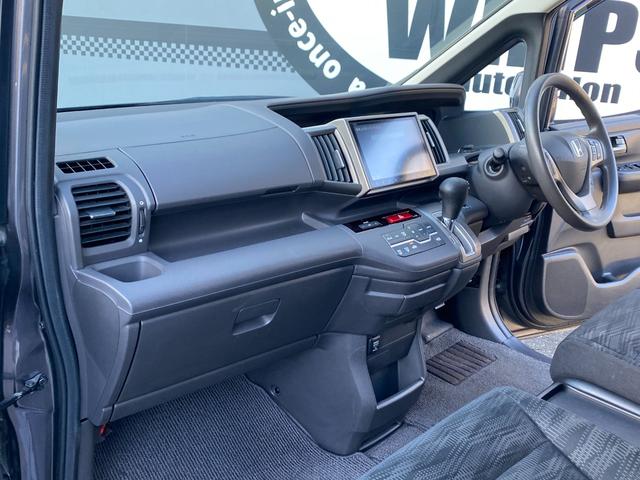 ステップワゴン Ｇ　Ｅセレクション　９インチ純正ナビ　ＢＴ　バックカメラ　後部モニター　ＥＴＣ　クルコン　盗難防止装置　スマートキー　社外アルミホイール　電動格納ミラー　両側スライド片側電動ドア　三列シート　フルフラットシート（44枚目）