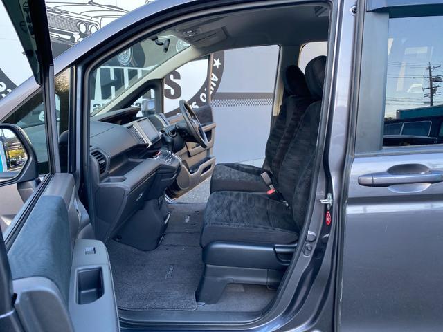 ステップワゴン Ｇ　Ｅセレクション　９インチ純正ナビ　ＢＴ　バックカメラ　後部モニター　ＥＴＣ　クルコン　盗難防止装置　スマートキー　社外アルミホイール　電動格納ミラー　両側スライド片側電動ドア　三列シート　フルフラットシート（45枚目）