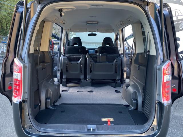 ステップワゴン Ｇ　Ｅセレクション　９インチ純正ナビ　ＢＴ　バックカメラ　後部モニター　ＥＴＣ　クルコン　盗難防止装置　スマートキー　社外アルミホイール　電動格納ミラー　両側スライド片側電動ドア　三列シート　フルフラットシート（53枚目）