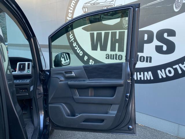 ステップワゴン Ｇ　Ｅセレクション　９インチ純正ナビ　ＢＴ　バックカメラ　後部モニター　ＥＴＣ　クルコン　盗難防止装置　スマートキー　社外アルミホイール　電動格納ミラー　両側スライド片側電動ドア　三列シート　フルフラットシート（56枚目）