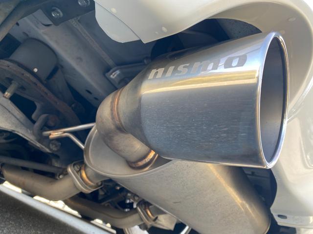 フェアレディZ 40thアニバーサリー ワンオーナー 特別仕様車 Verニスモ仕様 赤半皮電動シート 純オプAW ニスモマフラー 定期点検記録 無事故 スマートキーPスタート スペアキー ETC バックカメラ ナビ 地デジ BT リアフォグ(3枚目)