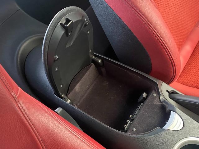 フェアレディZ 40thアニバーサリー ワンオーナー 特別仕様車 Verニスモ仕様 赤半皮電動シート 純オプAW ニスモマフラー 定期点検記録 無事故 スマートキーPスタート スペアキー ETC バックカメラ ナビ 地デジ BT リアフォグ(36枚目)