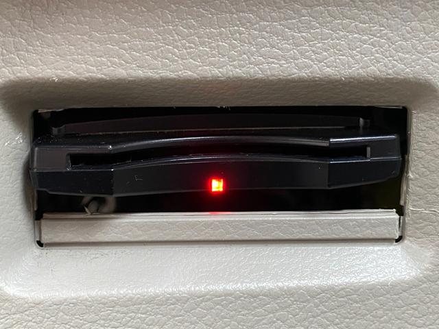 スペーシア T ナビ フルセグTV バックカメラ ETC スマートキー Pスタート 社外アルミホイール HID オートライト フォグライト USB接続 CD/DVD再生 電格ミラー ベンチシート フルフラットシート(4枚目)