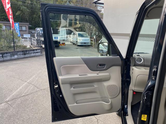 スペーシア T ナビ フルセグTV バックカメラ ETC スマートキー Pスタート 社外アルミホイール HID オートライト フォグライト USB接続 CD/DVD再生 電格ミラー ベンチシート フルフラットシート(56枚目)