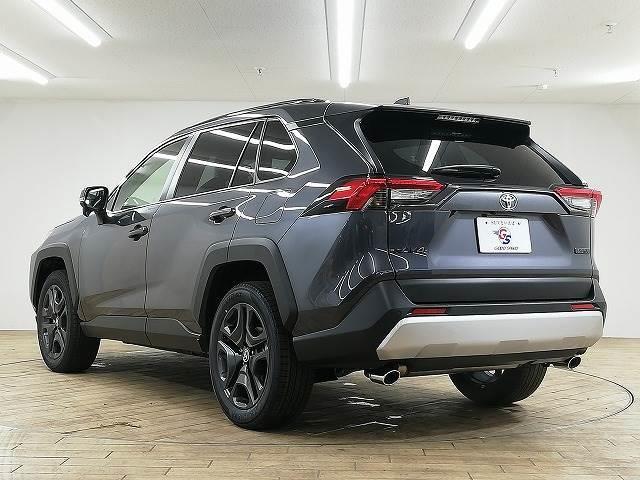 ＲＡＶ４ アドベンチャー　登録済未使用車　パノラマルーフ　１０．５ディスプレイプラス　バックガイドモニター　ＢＳＭ　ステアリングヒーター　１２．３カラーメーター　専用スポーティシート　パワーシート　シートヒーター＆クーラー（17枚目）