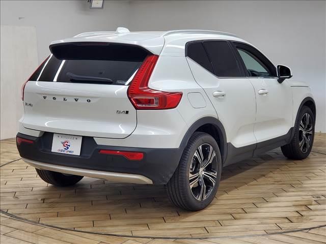 ＸＣ４０ Ｂ４　ＡＷＤ　インスクリプション　禁煙　純正ナビ　全方位カメラ　ホワイトレザー　パワーバックドア　ハーマンカードンスピーカー　フォグランプ　クリアランスソナー　ＬＥＤヘッドライト　パワーバックドア　シートヒーター　ＥＴＣ（14枚目）