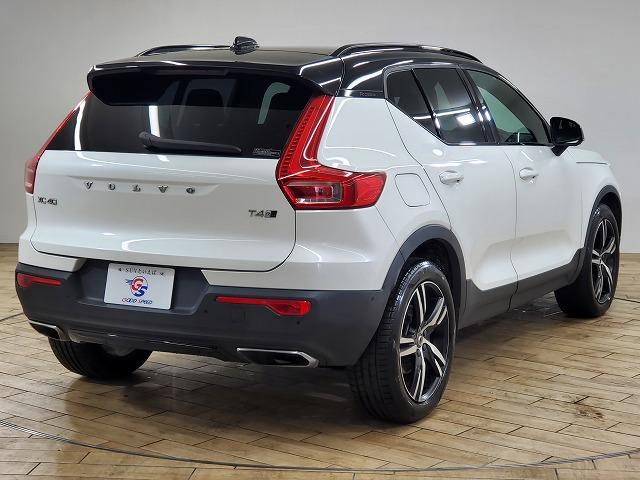 ＸＣ４０ Ｔ４　ＡＷＤ　Ｒデザイン　禁煙車　ナビ　全方位カメラ　レーダークルーズコントロール　パワーバックドア　ＥＴＣ　パワーシート　パドルシフト　オートエアコン　オートライト　パワーウィンドウ　フォグランプ　クリアランスソナー（43枚目）