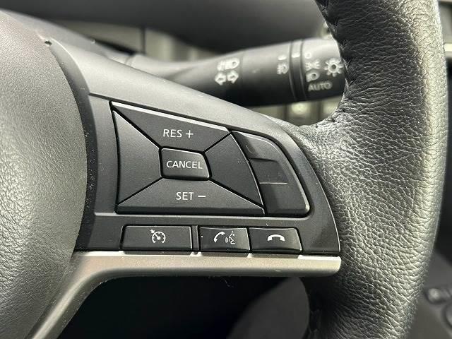 セレナ ｅ－パワー　ハイウェイスターＶ　純正１０型ナビ／全周囲カメラ／両側電動スライドドア／ＬＥＤヘッドライト／シートヒーター／クルーズコントロール／ブラインドスポットモニター／オートライト／オートエアコン／ダブルエアコン／ＥＴＣ（8枚目）