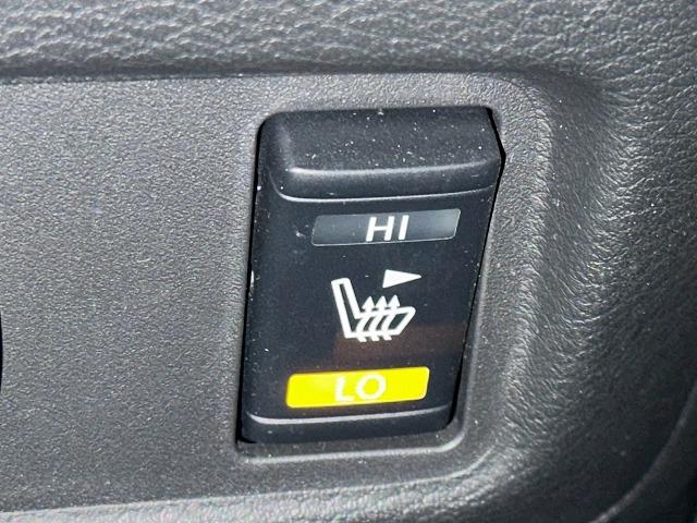 セレナ ｅ－パワー　ハイウェイスターＶ　純正１０型ナビ／全周囲カメラ／両側電動スライドドア／ＬＥＤヘッドライト／シートヒーター／クルーズコントロール／ブラインドスポットモニター／オートライト／オートエアコン／ダブルエアコン／ＥＴＣ（56枚目）