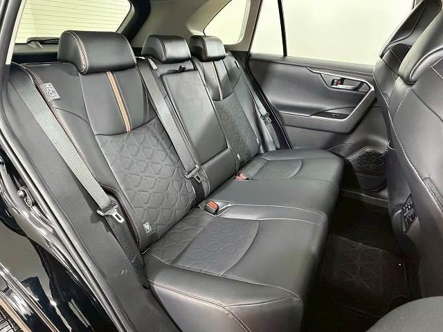 ＲＡＶ４ アドベンチャー　純正９インチナビ／レーダクルーズコントロール／ブラインドスポットモニター／ＥＴＣ／オートマチックハイビーム／バックカメラ／パワーシート／純正１９インチアルミホイール／ＬＥＤヘッドライト／ブラック合皮（6枚目）