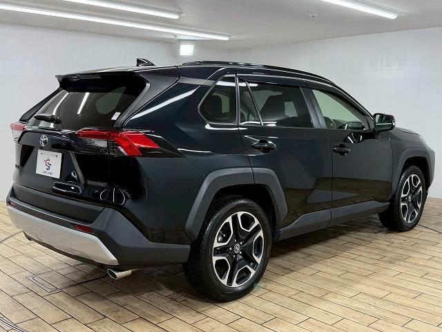 ＲＡＶ４ アドベンチャー　純正９インチナビ／レーダクルーズコントロール／ブラインドスポットモニター／ＥＴＣ／オートマチックハイビーム／バックカメラ／パワーシート／純正１９インチアルミホイール／ＬＥＤヘッドライト／ブラック合皮（17枚目）