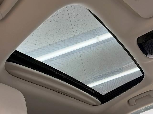ＲＸ ＲＸ３５０ｈ　バージョンＬ　全周囲カメラ／サンルーフ／ブラインドスポットモニター／純正１４型インチナビ／三眼ＬＥＤヘッドライト／シートヒーター／シートクーラー／ベージュハーフレザーシート／ヘッドアップディスプレイ／電動リヤゲート（7枚目）