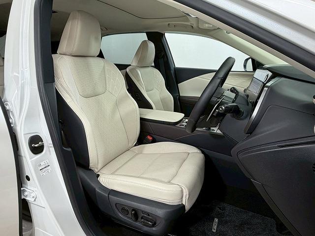 ＲＸ ＲＸ３５０ｈ　バージョンＬ　全周囲カメラ／サンルーフ／ブラインドスポットモニター／純正１４型インチナビ／三眼ＬＥＤヘッドライト／シートヒーター／シートクーラー／ベージュハーフレザーシート／ヘッドアップディスプレイ／電動リヤゲート（32枚目）