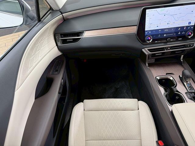 ＲＸ ＲＸ３５０ｈ　バージョンＬ　全周囲カメラ／サンルーフ／ブラインドスポットモニター／純正１４型インチナビ／三眼ＬＥＤヘッドライト／シートヒーター／シートクーラー／ベージュハーフレザーシート／ヘッドアップディスプレイ／電動リヤゲート（37枚目）