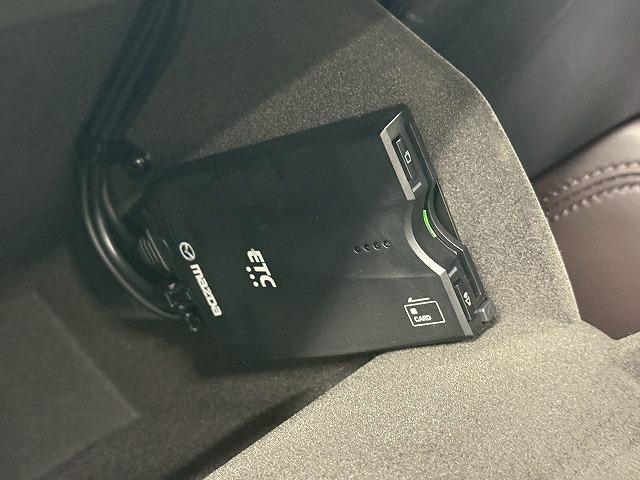 CX-5 XD エクスクルーシブモード 全周囲カメラ/BOSEスピーカー/レーダクルーズコントロール/レザーシート/シートヒーター/シートクーラー/ヘッドアップディスプレイ/ブラインドスポットモニタークリアランスソナー/電動リヤゲート(76枚目)