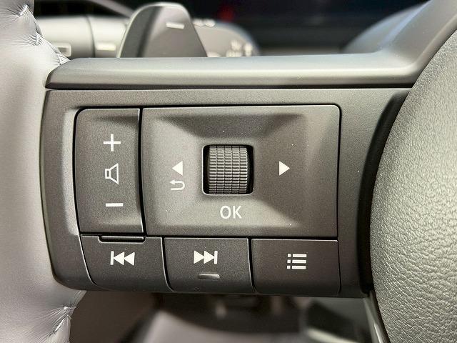 セレナ ハイウェイスターＶ　アラウンドビューモニター／純正１２．３インチナビ／プロパイロット／両側電動スライドドア／デジタルインナーミラー／ダブルエアコン／インテリジェントキー／プッシュスタート／ブラインドスポットモニター（41枚目）