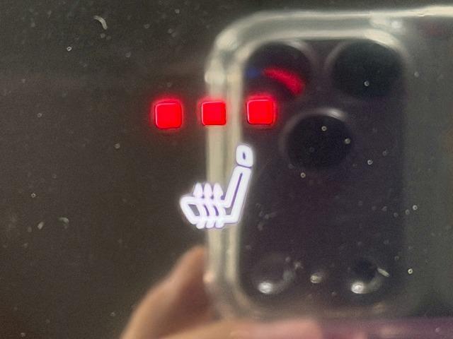 セレナ ハイウェイスターＶ　アラウンドビューモニター／純正１２．３インチナビ／プロパイロット／両側電動スライドドア／デジタルインナーミラー／ダブルエアコン／インテリジェントキー／プッシュスタート／ブラインドスポットモニター（59枚目）