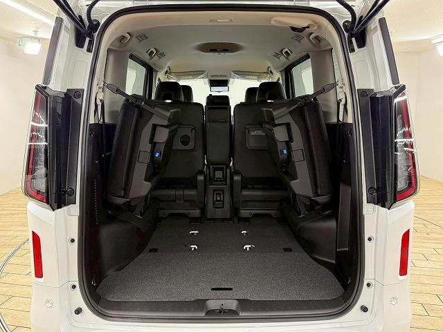 セレナ ハイウェイスターＶ　アラウンドビューモニター／純正１２．３インチナビ／プロパイロット／両側電動スライドドア／デジタルインナーミラー／ダブルエアコン／インテリジェントキー／プッシュスタート／ブラインドスポットモニター（37枚目）