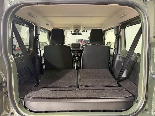 ジムニー ＸＣ　クルーズコントロール／シートヒーター／バックカメラ／ＬＥＤヘッドライト／ナビ／バックカメラ／ＥＴＣ／スマートキー／プッシュスタート／オートエアコン／ヘッドライトウォッシャー／車線逸脱／背面タイヤ（13枚目）