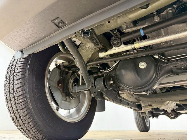 ジムニー ＸＣ　クルーズコントロール／シートヒーター／バックカメラ／ＬＥＤヘッドライト／ナビ／バックカメラ／ＥＴＣ／スマートキー／プッシュスタート／オートエアコン／ヘッドライトウォッシャー／車線逸脱／背面タイヤ（63枚目）