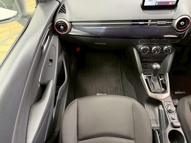 ＭＡＺＤＡ２ ＸＤ　ブラックトーンエディション　全周囲カメラ／マツダコネクト８型ナビ／レーダークルーズコントロール／ブラインドスポットモニター／ヘッドアップディスプレイ／パドルシフト／クリアランスソナー／ＬＥＤヘッドライト／車線逸脱／オートエアコン（38枚目）