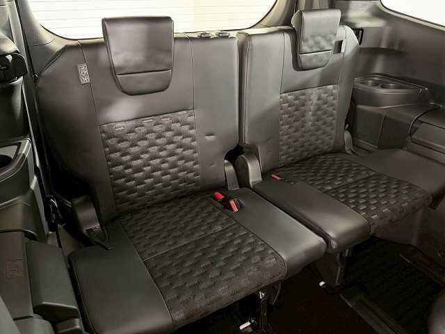 ヴォクシー Ｓ－Ｚ　１０．５型ナビ／電動リヤゲート／レーダークルーズコントロール／バックカメラ／両側電動スライドドア／ブラインドスポットモニター／シートヒーター／純正１７インチアルミホイール装備／ＬＥＤヘッドライト（7枚目）