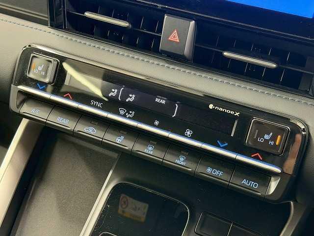 ヴォクシー Ｓ－Ｚ　１０．５型ナビ／電動リヤゲート／レーダークルーズコントロール／バックカメラ／両側電動スライドドア／ブラインドスポットモニター／シートヒーター／純正１７インチアルミホイール装備／ＬＥＤヘッドライト（11枚目）