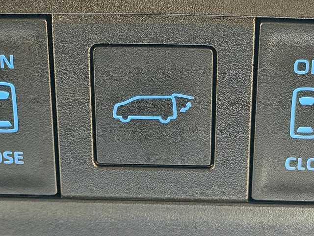 ヴォクシー Ｓ－Ｚ　１０．５型ナビ／電動リヤゲート／レーダークルーズコントロール／バックカメラ／両側電動スライドドア／ブラインドスポットモニター／シートヒーター／純正１７インチアルミホイール装備／ＬＥＤヘッドライト（12枚目）