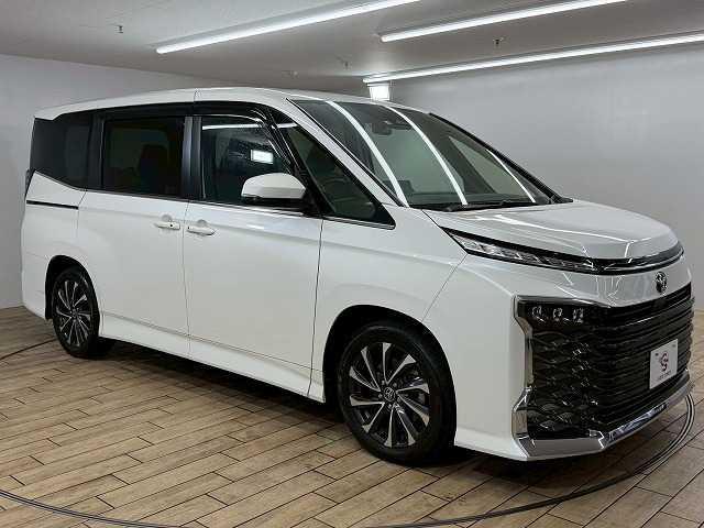 ヴォクシー Ｓ－Ｚ　１０．５型ナビ／電動リヤゲート／レーダークルーズコントロール／バックカメラ／両側電動スライドドア／ブラインドスポットモニター／シートヒーター／純正１７インチアルミホイール装備／ＬＥＤヘッドライト（14枚目）