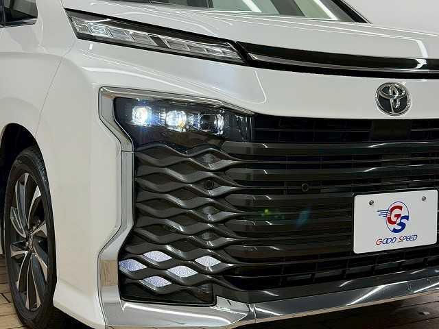 ヴォクシー Ｓ－Ｚ　１０．５型ナビ／電動リヤゲート／レーダークルーズコントロール／バックカメラ／両側電動スライドドア／ブラインドスポットモニター／シートヒーター／純正１７インチアルミホイール装備／ＬＥＤヘッドライト（19枚目）