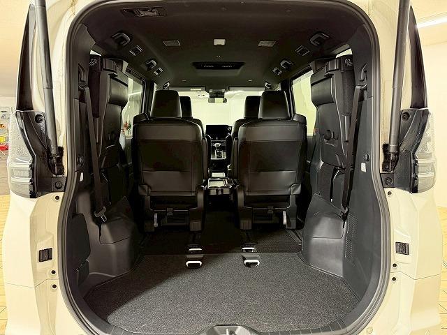 ヴォクシー Ｓ－Ｚ　１０．５型ナビ／電動リヤゲート／レーダークルーズコントロール／バックカメラ／両側電動スライドドア／ブラインドスポットモニター／シートヒーター／純正１７インチアルミホイール装備／ＬＥＤヘッドライト（32枚目）