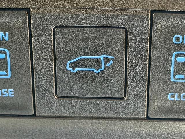 ヴォクシー Ｓ－Ｚ　１０．５型ナビ／電動リヤゲート／レーダークルーズコントロール／バックカメラ／両側電動スライドドア／ブラインドスポットモニター／シートヒーター／純正１７インチアルミホイール装備／ＬＥＤヘッドライト（56枚目）