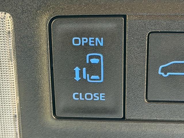 ヴォクシー Ｓ－Ｚ　１０．５型ナビ／電動リヤゲート／レーダークルーズコントロール／バックカメラ／両側電動スライドドア／ブラインドスポットモニター／シートヒーター／純正１７インチアルミホイール装備／ＬＥＤヘッドライト（57枚目）