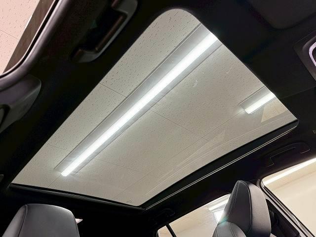 カローラクロス ハイブリッド Z パノラマルーフ/レーダクルーズコントロール/セーフティーセンス/純正ディスプレイオーディオ/バックカメラ/シートヒーター/ブラインドスポットモニター/オートマチックハイビーム/電動リヤゲート/LED(8枚目)