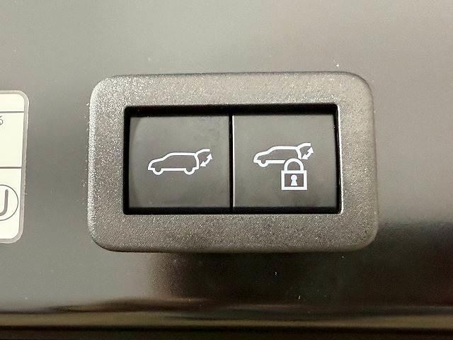 カローラクロス ハイブリッド Z パノラマルーフ/レーダクルーズコントロール/セーフティーセンス/純正ディスプレイオーディオ/バックカメラ/シートヒーター/ブラインドスポットモニター/オートマチックハイビーム/電動リヤゲート/LED(11枚目)