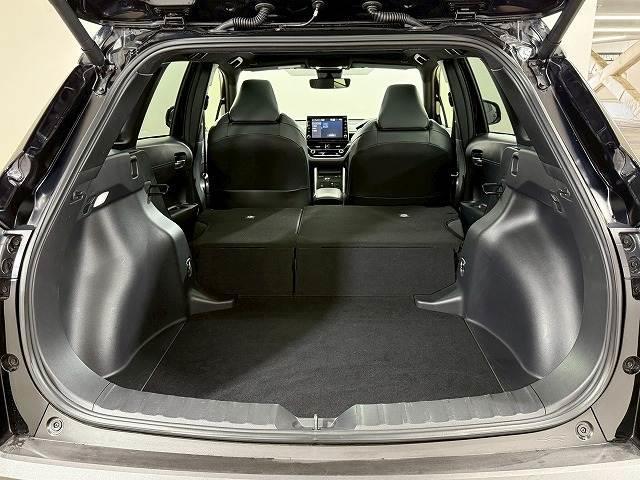 カローラクロス ハイブリッド Z パノラマルーフ/レーダクルーズコントロール/セーフティーセンス/純正ディスプレイオーディオ/バックカメラ/シートヒーター/ブラインドスポットモニター/オートマチックハイビーム/電動リヤゲート/LED(13枚目)